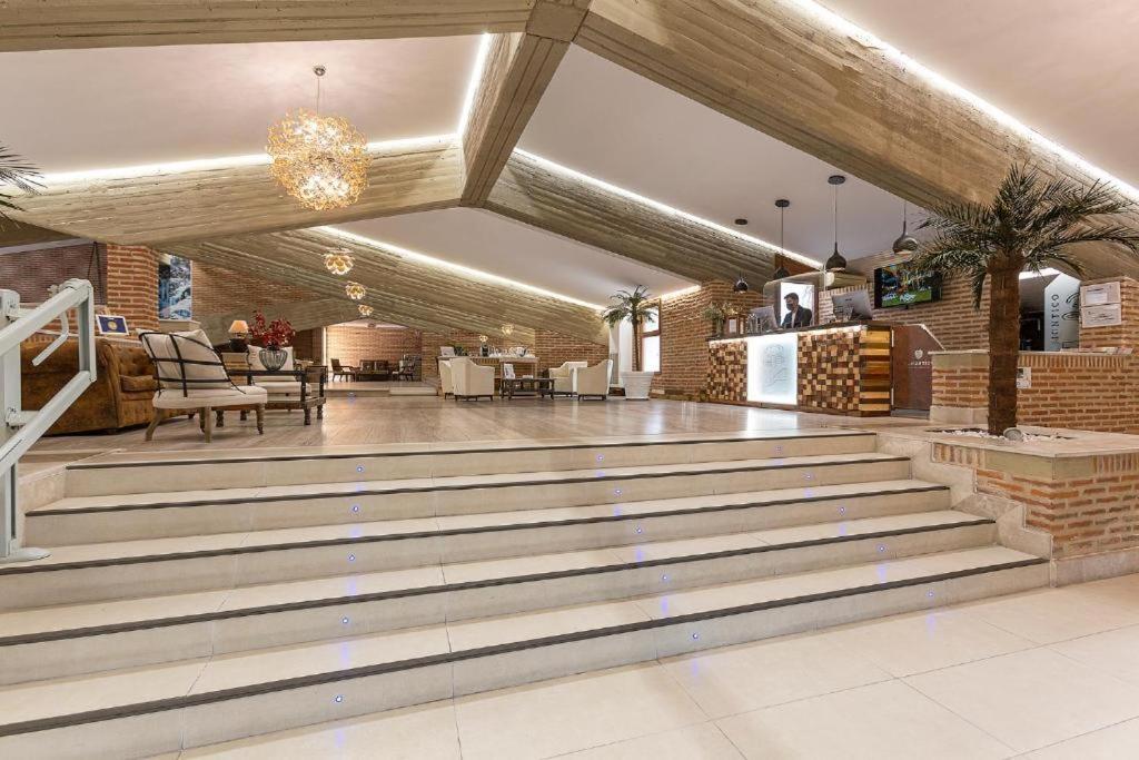 Hotel Restaurante El Montico Тордесильяс Экстерьер фото