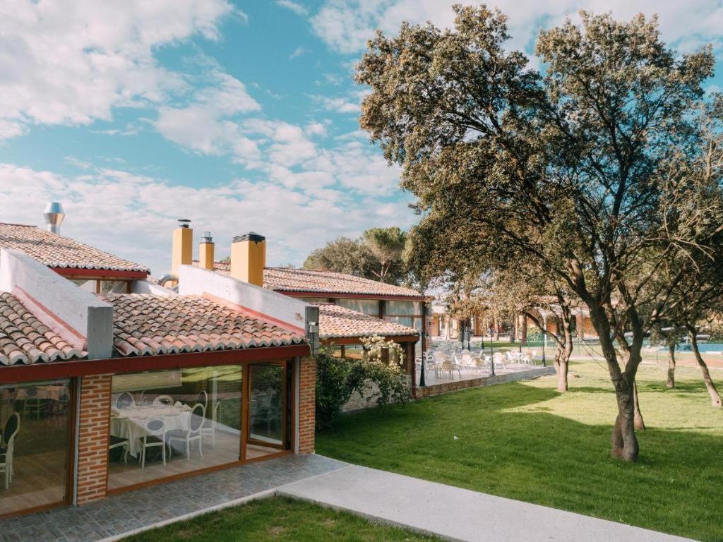 Hotel Restaurante El Montico Тордесильяс Экстерьер фото